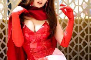 Comic Scarlet Witch By OMGcosplay