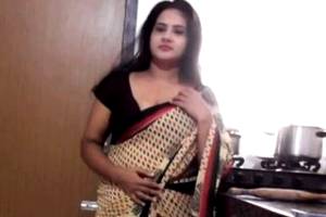 Indian Stepmom Seduced me in Kitchen & I Fucked Her in Bedroom