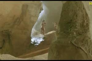 Phoebe Cates In Paradise